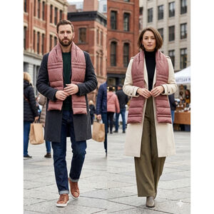 Unisex Red Gray Plaid Puffer Scarf w/2 large zipper pockets 
70x8…pockets 10x 8